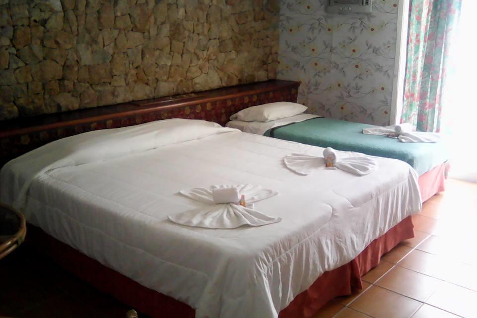 Enseada Palace Hotel 3*